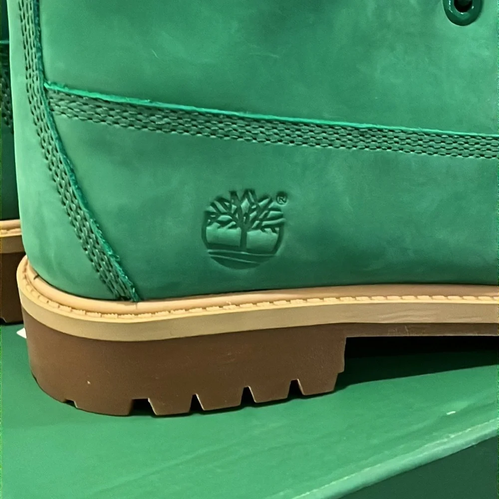 Timberland x Villa 6” Premium WPBT bright green Boots Boys size 6.5 Junior Youth